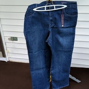 Gloria Vanderbilt Amanda Jeans (Women's 18)